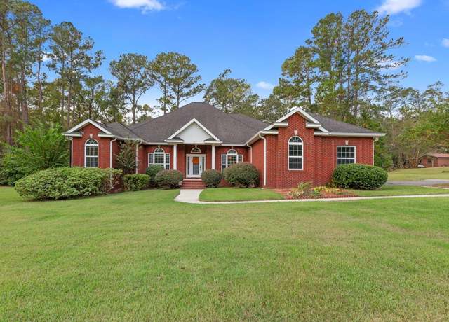 Property at 3827 N Jefferson St, Monticello, FL 32344, 3 beds, 3 baths