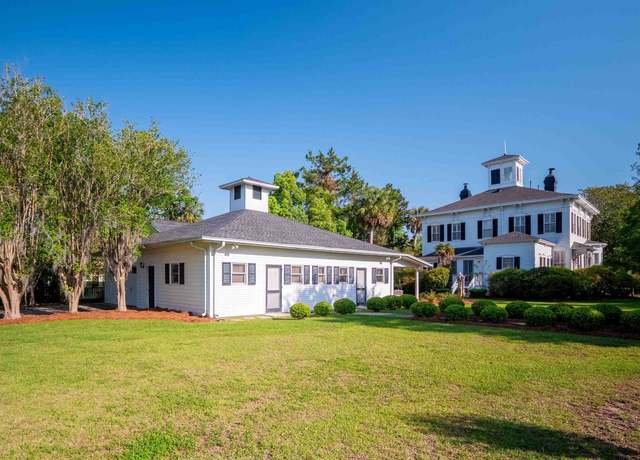 Property at 237 NE Marion St, Madison, FL 32340, 4 beds, 5.5 baths