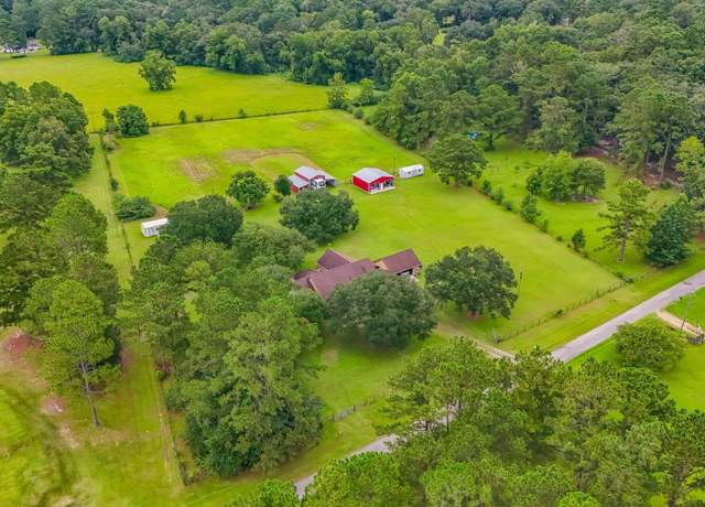 Property at 156 Gus Bert Farm Rd, Havana, FL 32333, 4 beds, 2 baths