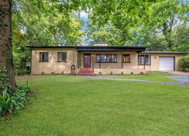 Property at 1006 Buena Vista Dr, Tallahassee, FL 32304, 3 beds, 2 baths