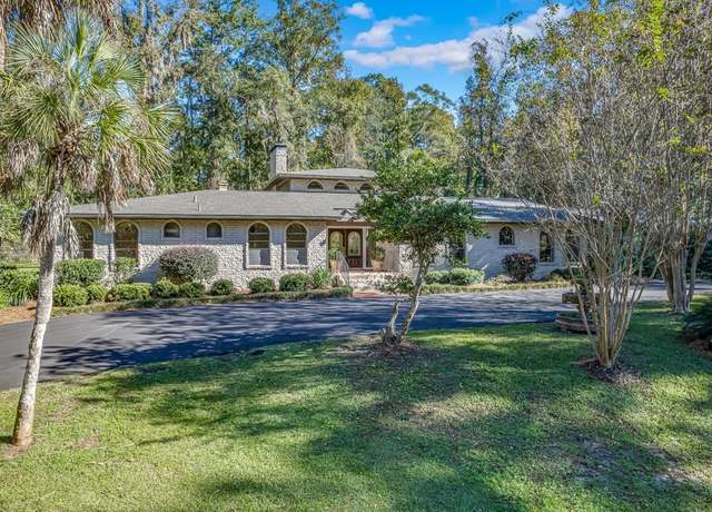 Property at 1826 Lakeshore Ln, Tallahassee, FL 32312, 3 beds, 3 baths