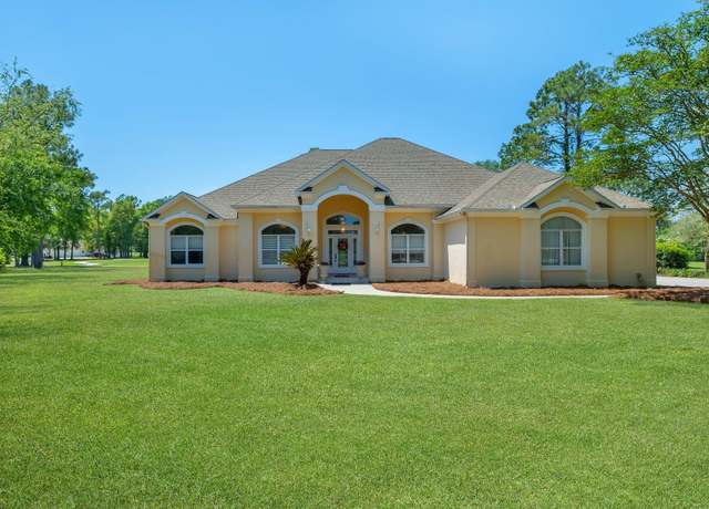 Property at 206 Country Club Dr, Crawfordville, FL 32327, 4 beds, 2.5 baths