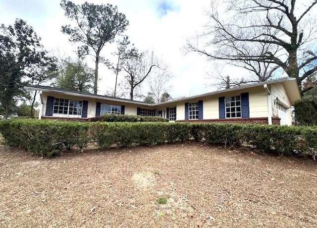 Property at 87 Longleaf St, Chattahoochee, FL 32324, 4 beds, 2 baths