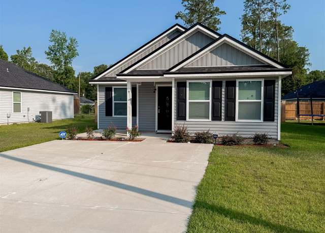 Property at 9 Sudai St, Crawfordville, FL 32327, 3 beds, 2 baths