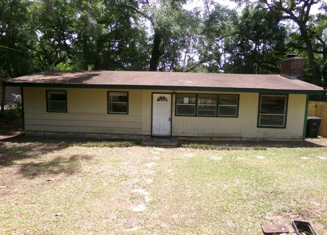 Property at 3717 Shoreline Dr, Tallahassee, FL 32305, 3 beds, 2 baths