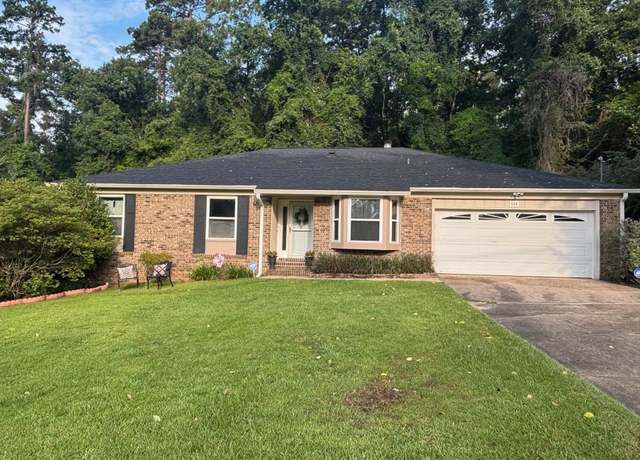 Property at 500 Forest Green Dr, Tallahassee, FL 32308, 3 beds, 2 baths