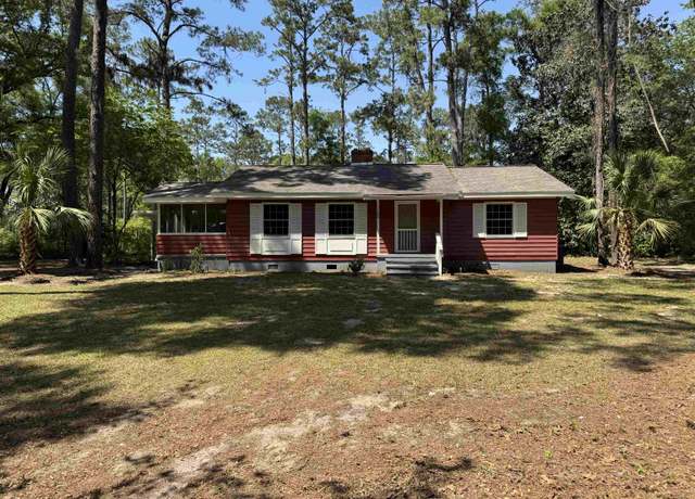 Property at 188 Oak St, Crawfordville, FL 32327, 4 beds, 2 baths
