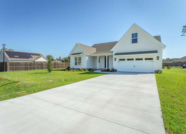 Property at 22 Avondale Dr, Crawfordville, FL 32327, 3 beds, 2.5 baths