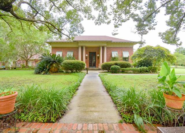Property at 1407 W Main St, Perry, FL 32347, 8 beds, 4 baths