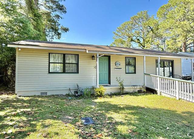 Property at 2521 Florida Ave, Lanark Village, FL 32323, 2 beds, 1 bath