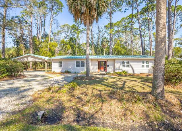 Property at 253 Prado St, Apalachicola, FL 32320, 4 beds, 2 baths