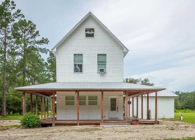 Property at 8256 Smith Creek Rd, Sopchoppy, FL 32358, 3 beds, 2.5 baths