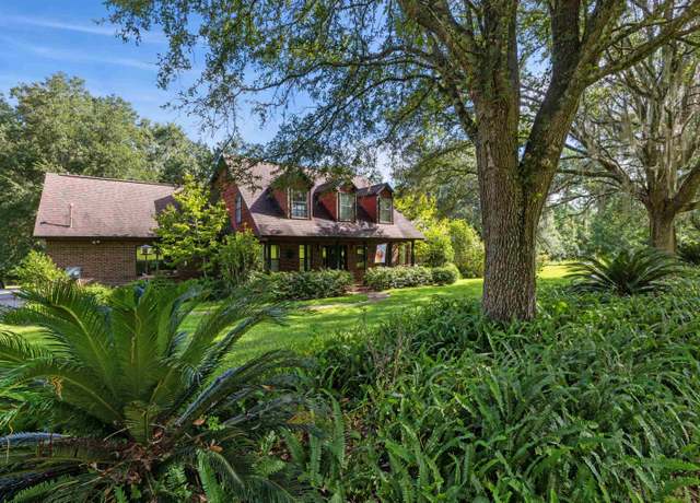 Property at 5682 Adrienne Dr, Tallahassee, FL 32311, 5 beds, 4 baths
