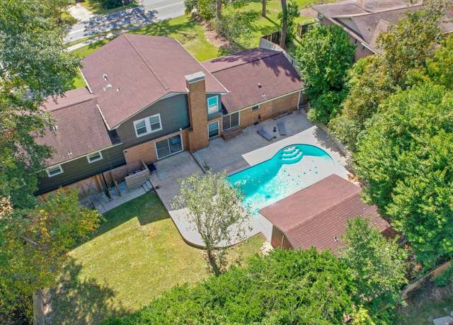 Property at 2240 Armistead Rd, Tallahassee, FL 32308, 5 beds, 4.5 baths