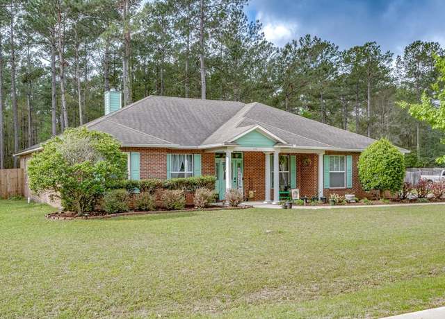 Property at 137 Parkside Cir, Crawfordville, FL 32327, 4 beds, 2 baths