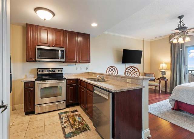 Property at 215 W College Ave #604, Tallahassee, FL 32301, 1 bed, 1 bath