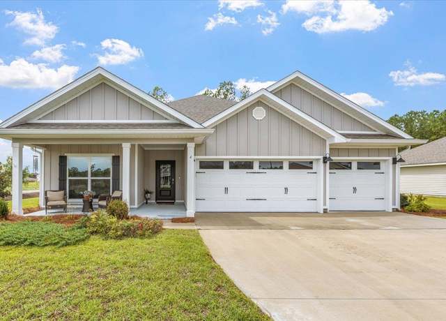 Property at 4 Manchester Dr, Crawfordville, FL 32327, 4 beds, 3 baths