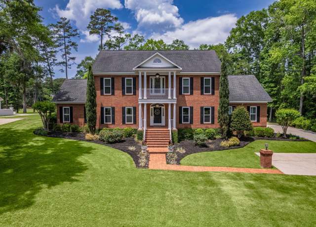Property at 8832 Winged Foot Dr, Tallahassee, FL 32312, 5 beds, 3.5 baths