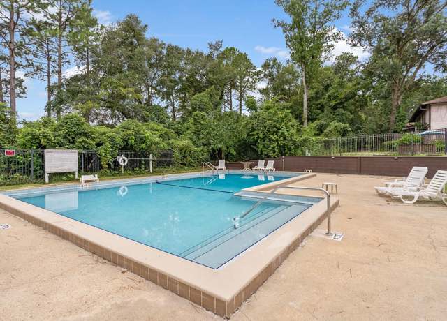 Property at 517 Westwood Dr, Tallahassee, FL 32304, 2 beds, 2 baths