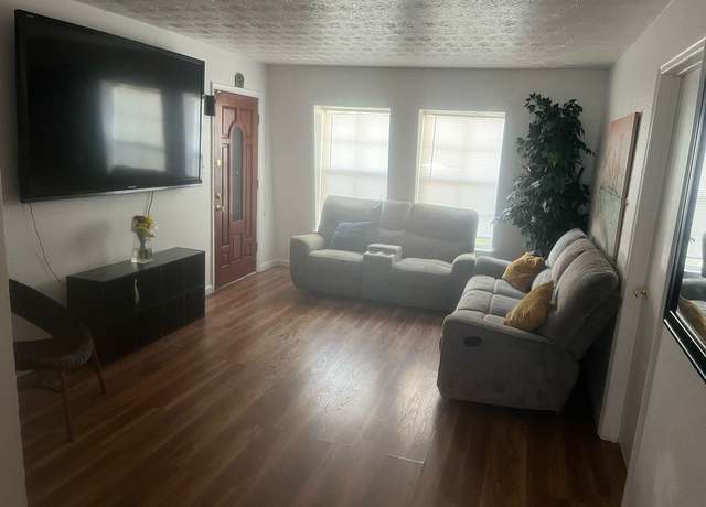 Property at 2020 Continental Ave #221, Tallahassee, FL 32304, 2 beds, 2 baths