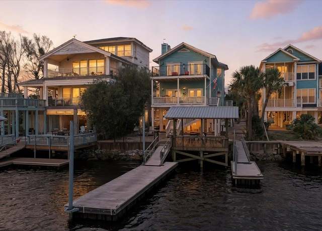 Property at 115 Main St, Steinhatchee, FL 32359, 4 beds, 3 baths
