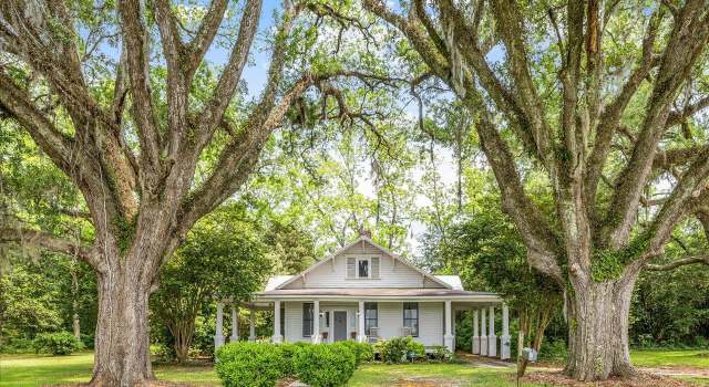 Photo of 744 Bassett Rd, Quincy, FL 32351