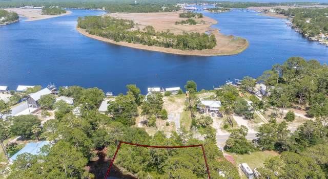 Photo of 308 River Rd, Carrabelle, FL 32322