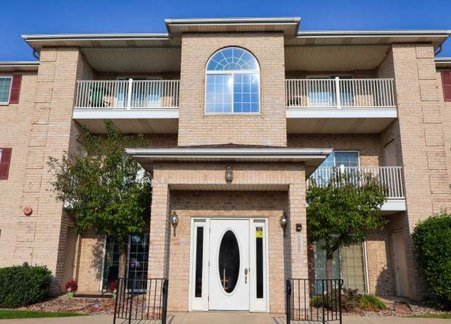 Property at 2035 W 75th Pl #21, Merrillville, IN 46410, 2 beds, 1.5 baths