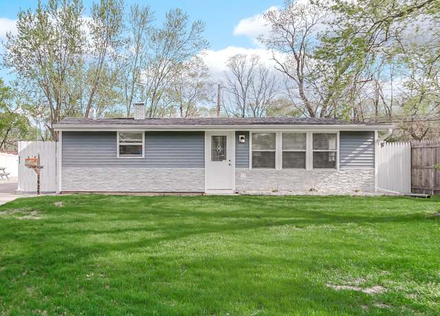 Property at 1425 E End Ave, Dyer, IN 46311, 3 beds, 1 bath