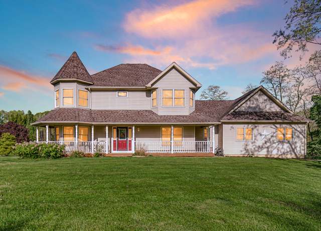 Property at 349 W 100 S, Valparaiso, IN 46385, 4 beds, 3.5 baths