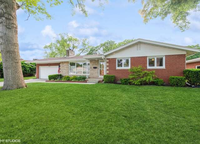 Property at 2203 Linden Dr, Valparaiso, IN 46383, 3 beds, 2.5 baths