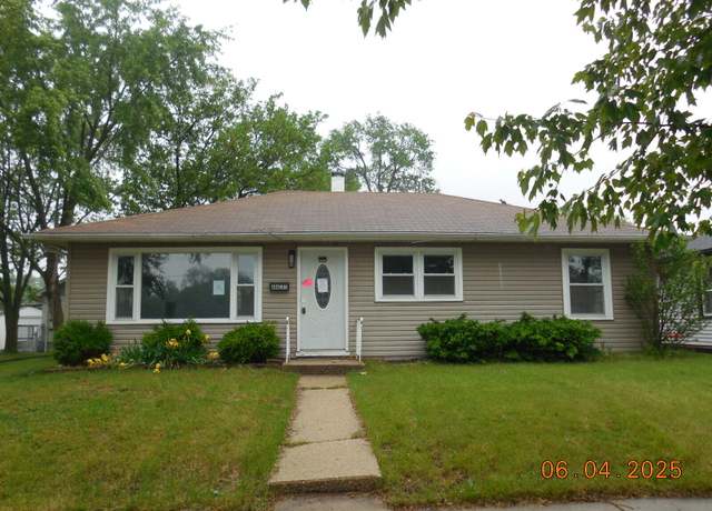 Property at 6633 S Mccook Ave, Hammond, IN 46323, 3 beds, 1 bath