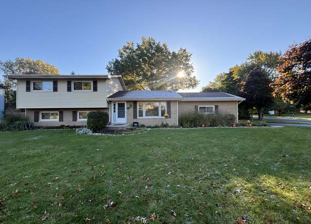 Property at 3802 Victoria Dr, Valparaiso, IN 46383, 3 beds, 2.5 baths