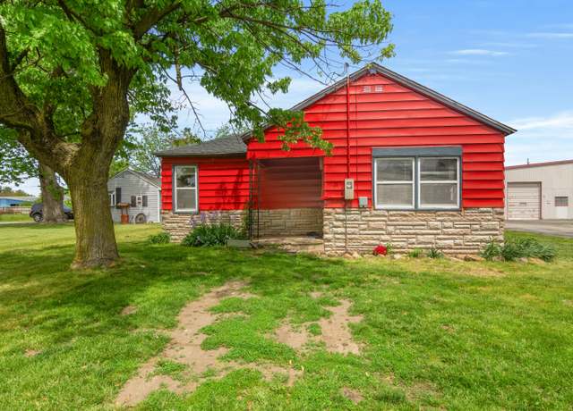 Property at 220 E Maple St, Rensselaer, IN 47978, 2 beds, 1 bath