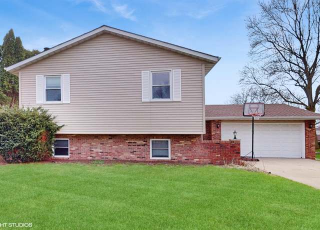 Property at 301 Primrose Cir, Chesterton, IN 46304, 4 beds, 3 baths