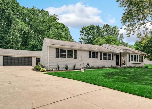 Property at 5202 Lynn Ln, Valparaiso, IN 46383, 3 beds, 1.5 baths