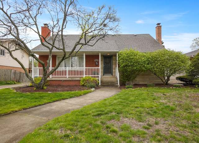 Property at 8814 Northcote Ave, Munster, IN 46321, 4 beds, 3 baths