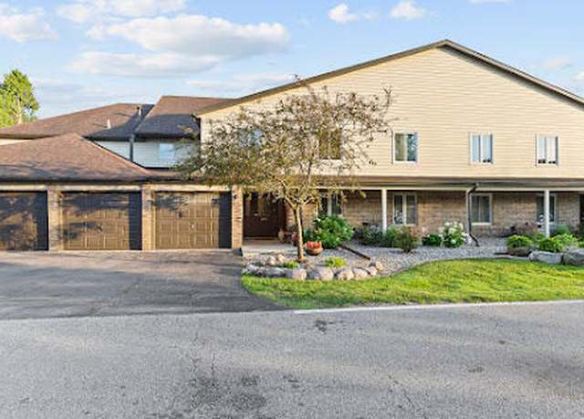 Property at 5000 Spinnaker Ln, Crown Point, IN 46307, 3 beds, 2 baths