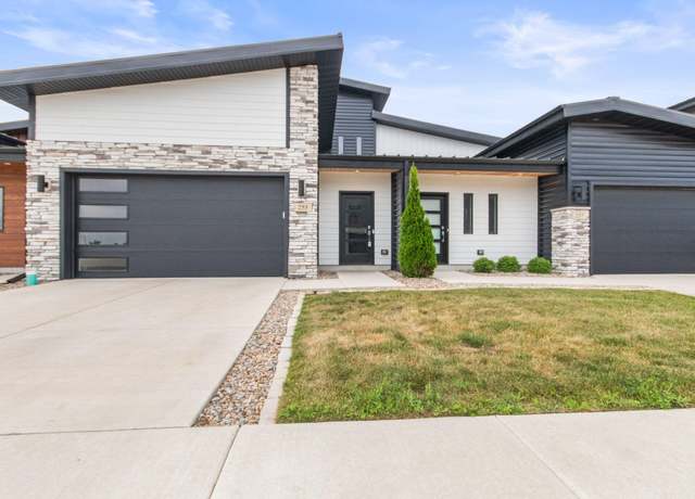 Property at 255 Nomo Pl, Crown Point, IN 46307, 3 beds, 2.5 baths