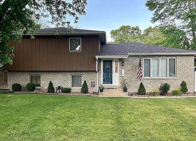Property at 2627 Monaldi Pkwy, Dyer, IN 46311, 3 beds, 2 baths