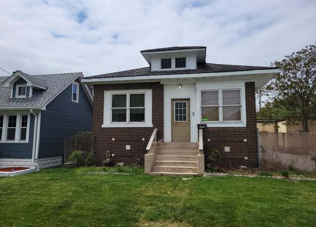 Property at 6736 Columbia Ave, Hammond, IN 46324, 3 beds, 1 bath