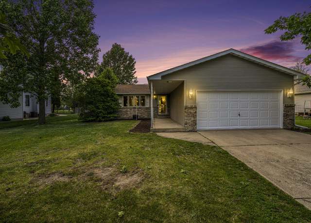 Property at 1300 W 99th Ave, Crown Point, IN 46307, 3 beds, 2 baths