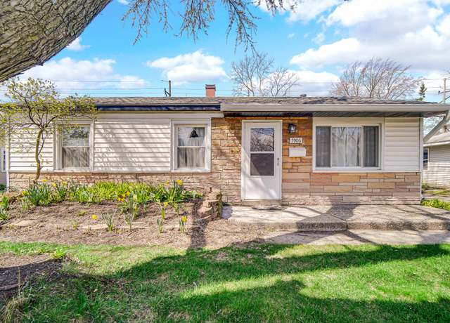Property at 7906 Walnut Ave, Hammond, IN 46324, 3 beds, 1.5 baths