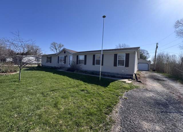 Property at 10577 N 291 E, Demotte, IN 46310, 3 beds, 2 baths