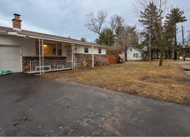 Property at 5550 Evergreen Ave, Portage, IN 46368, 3 beds, 2.5 baths