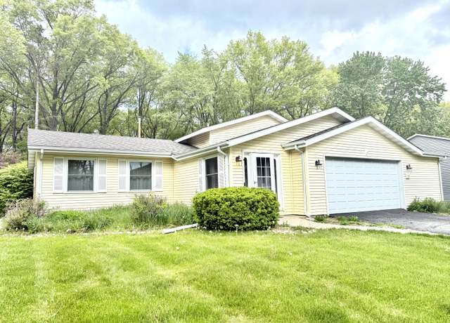 Property at 107 Highland Dr, Valparaiso, IN 46383, 2 beds, 2 baths
