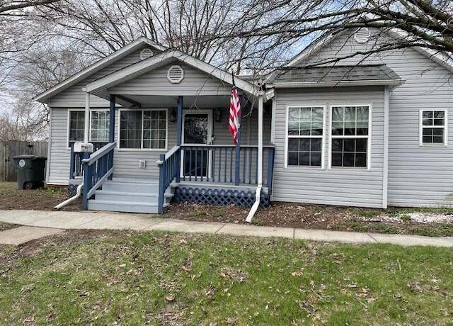 Property at 670 Lake St, Hobart, IN 46342, 2 beds, 1 bath