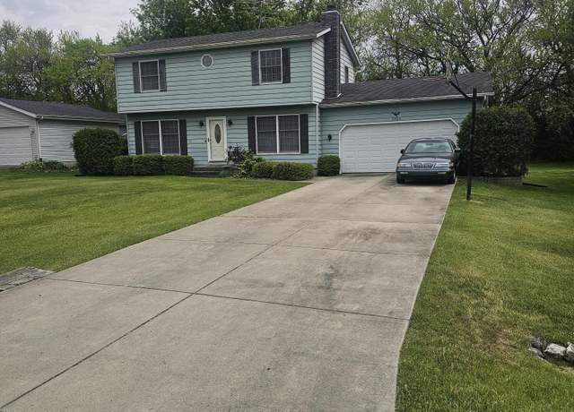Property at 3863 Kingsway Dr, Crown Point, IN 46307, 3 beds, 2.5 baths