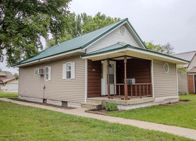 Property at 400 S Main St, Knox, IN 46534, 2 beds, 1.5 baths