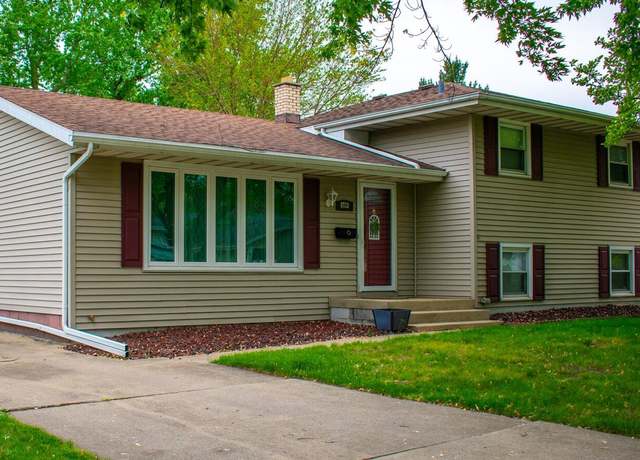Property at 8713 Monroe Ave, Munster, IN 46321, 3 beds, 2 baths